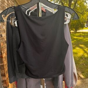 Elegant Black Sleeveless Double Lined Workout Tank Top